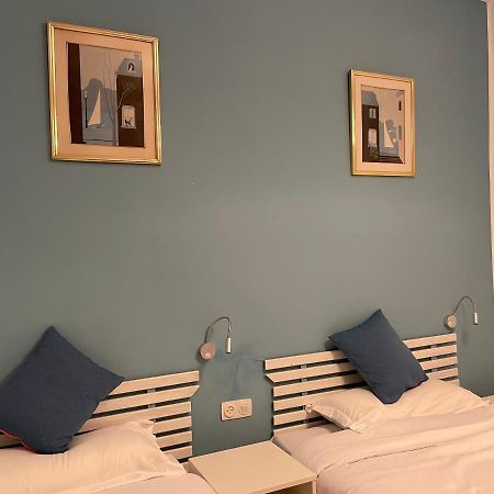 Pension Bertolin Barcelona Exterior photo